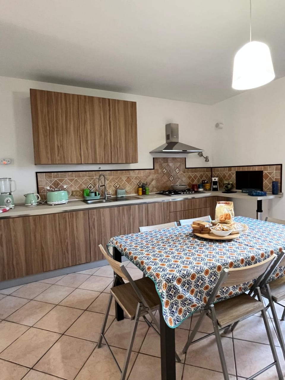 Dining area, kitchen