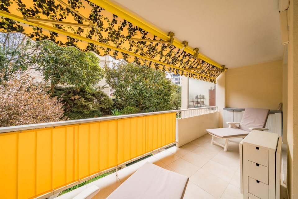 Balcony/Terrace, Garden view