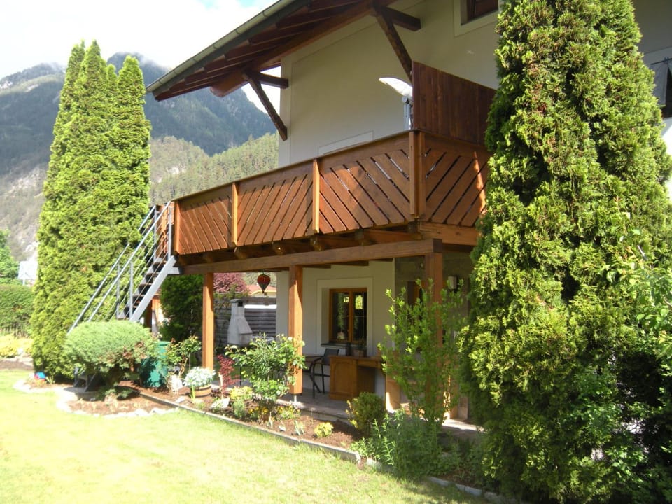 Property building, Day