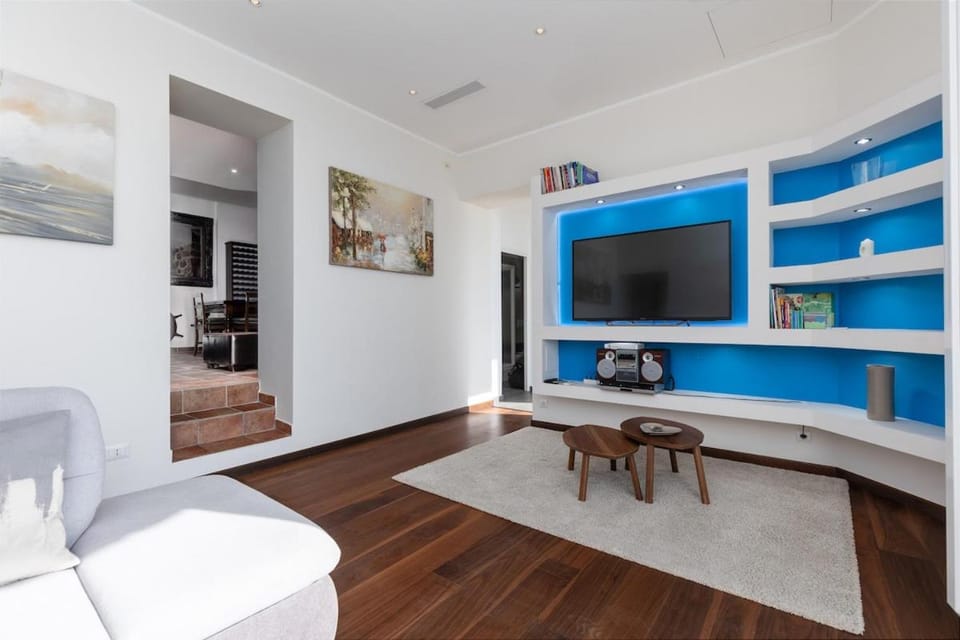 Les Floralies, large 3-room, sea and Monaco view Apartment in Roquebrune-Cap-Martin
