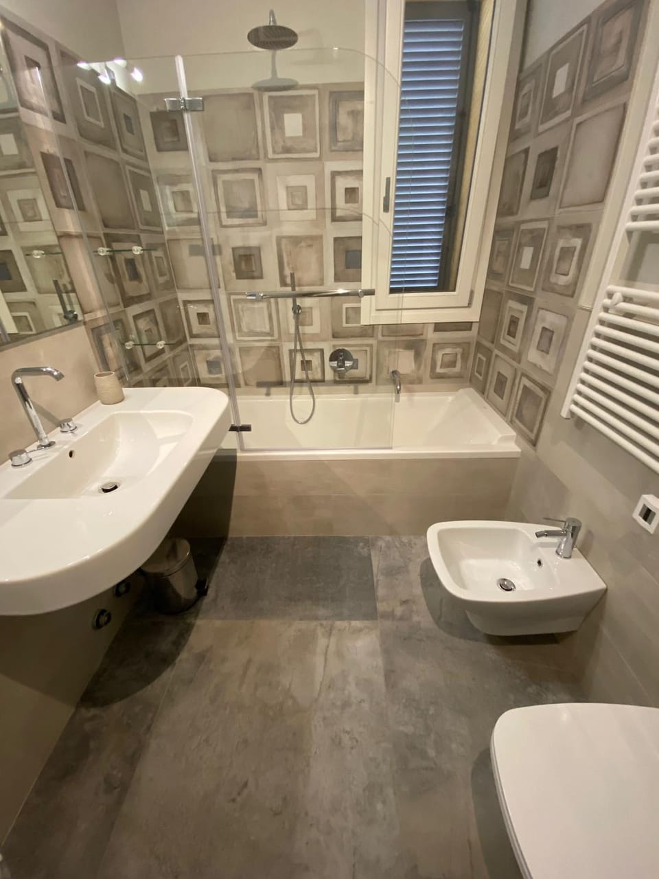 Property building, Bathroom, Living room