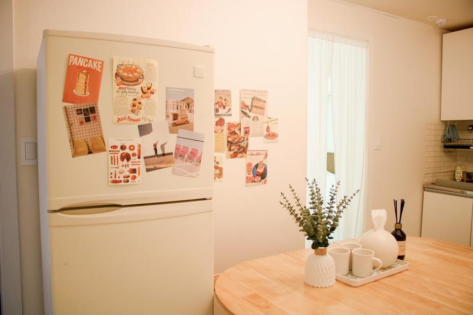 Coffee/tea facilities, Kitchen or kitchenette, oven