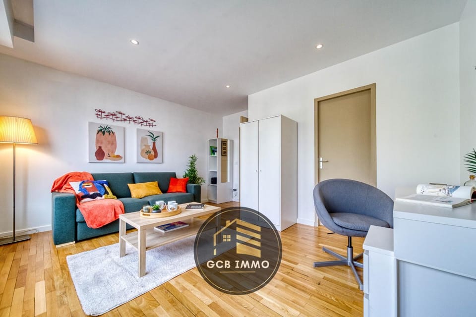 Living room, Seating area, wardrobe