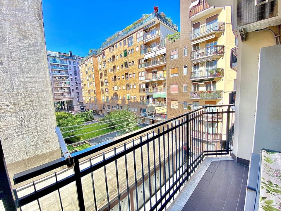 Property building, Day, View (from property/room), Balcony/Terrace, City view