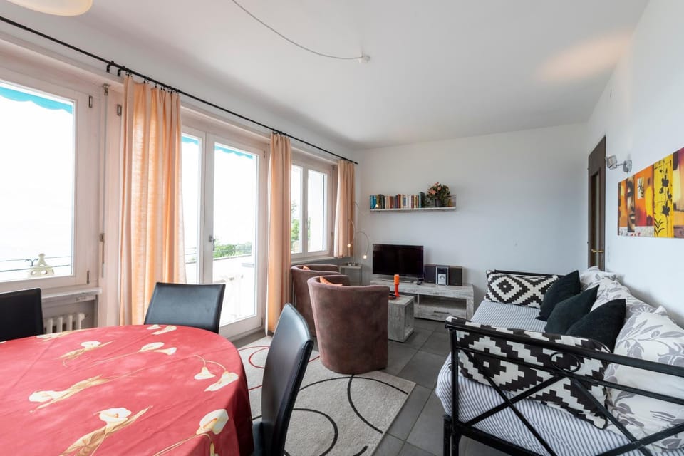 Communal lounge/ TV room, Communal lounge/ TV room, TV and multimedia, Seating area, Dining area