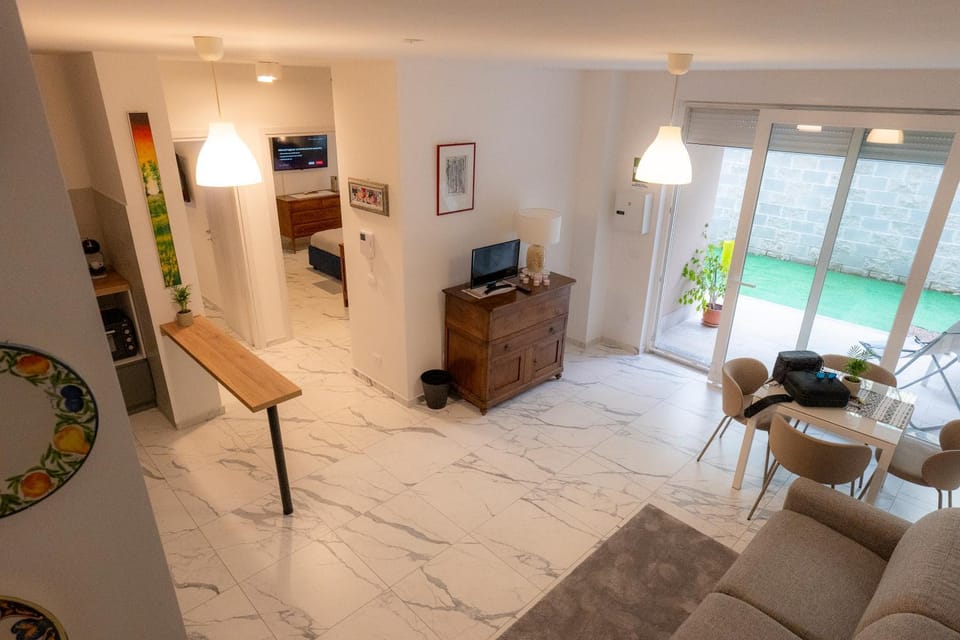Communal lounge/ TV room, Communal lounge/ TV room