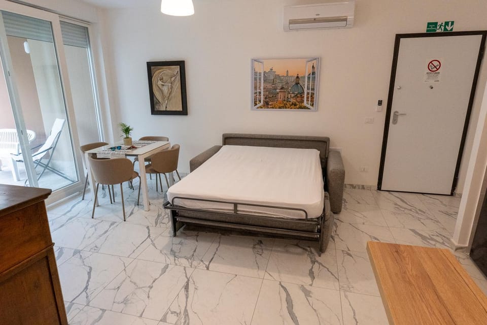 Seating area, Bedroom