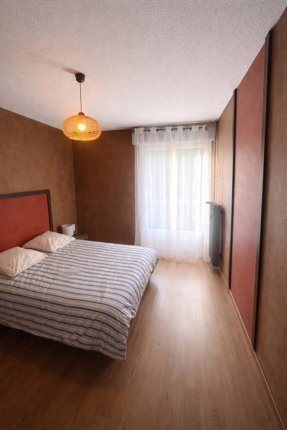 Spacieux 2 Pièces dans une résidence ,Place de Parking Privé Gratuit, Tram à 100m ,Centre à 6 min Apartment in Mulhouse