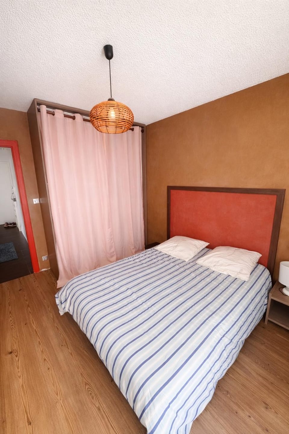 Spacieux 2 Pièces dans une résidence ,Place de Parking Privé Gratuit, Tram à 100m ,Centre à 6 min Apartment in Mulhouse
