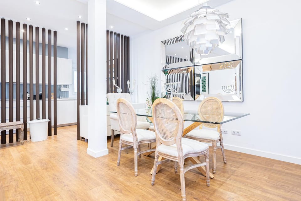 Seating area, Dining area