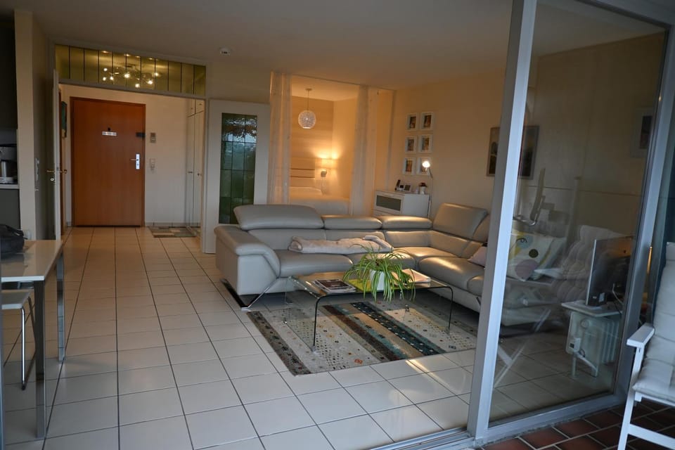Bed, Living room, Photo of the whole room, Seating area, Bedroom