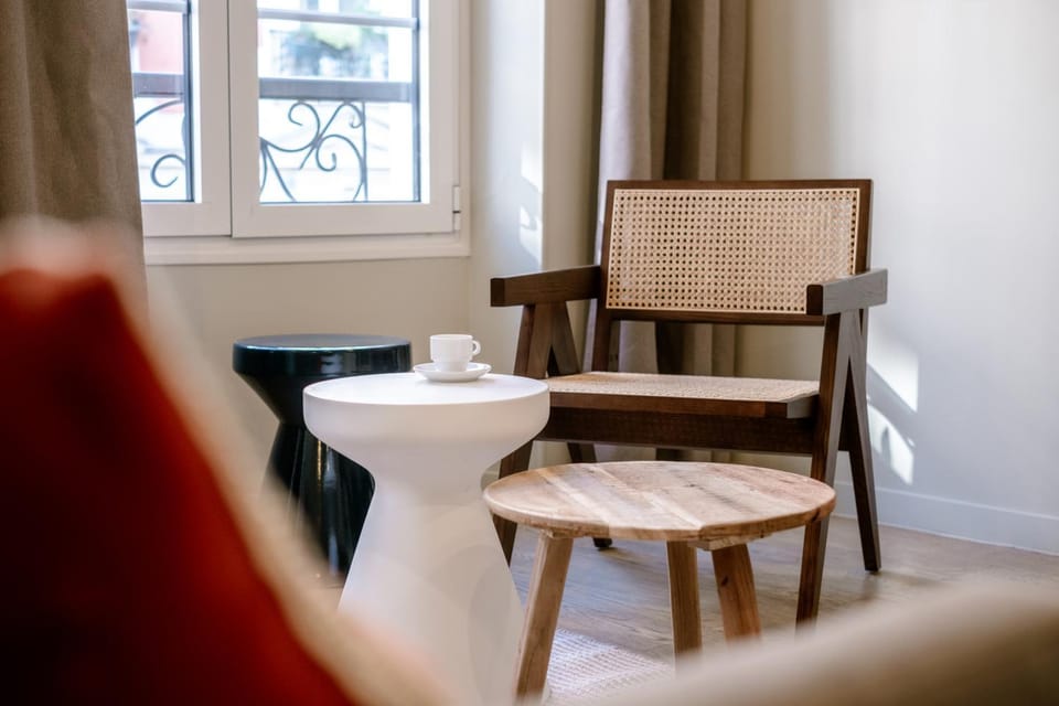 Living room, Decorative detail, Seating area