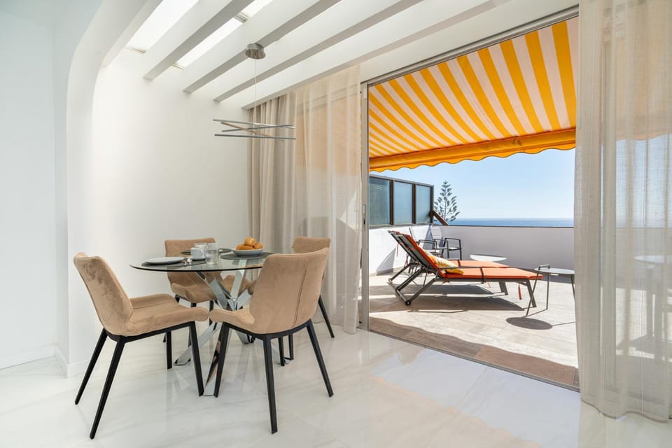 Balcony/Terrace, Seating area, Dining area