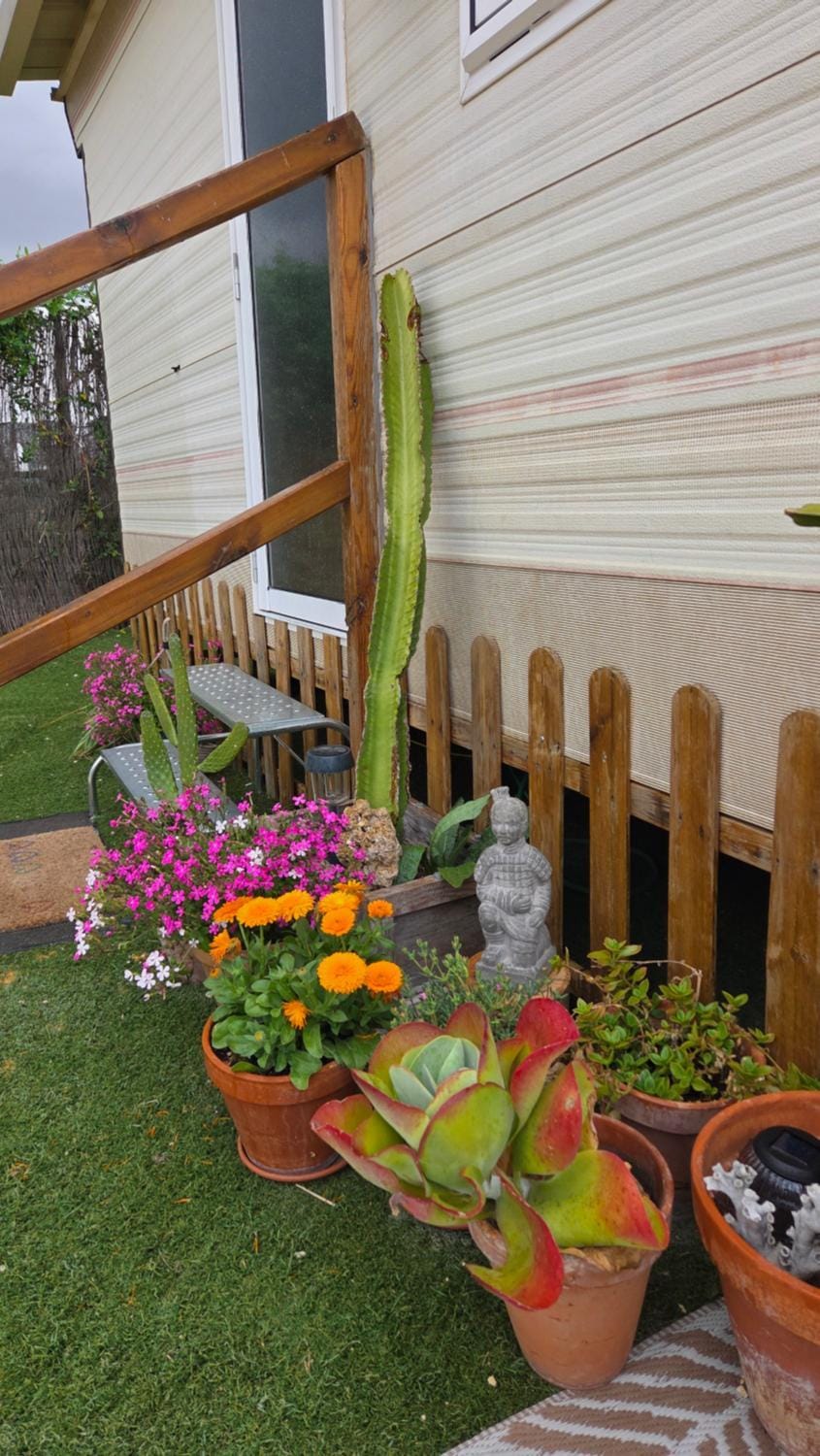 Area Parking Caravane Campground/ 
RV Resort in Seville