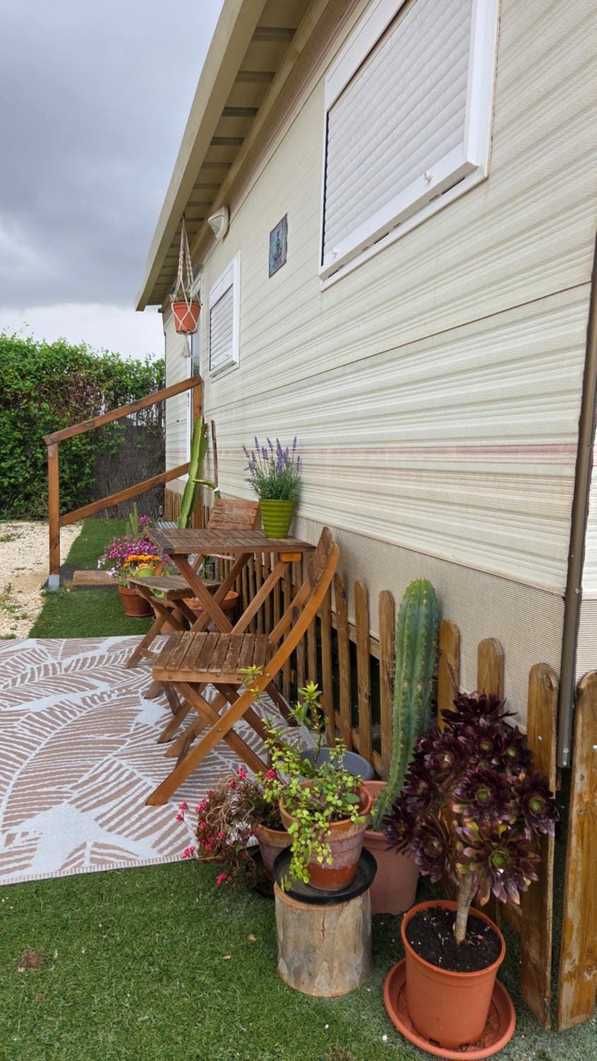 Area Parking Caravane Campground/ 
RV Resort in Seville