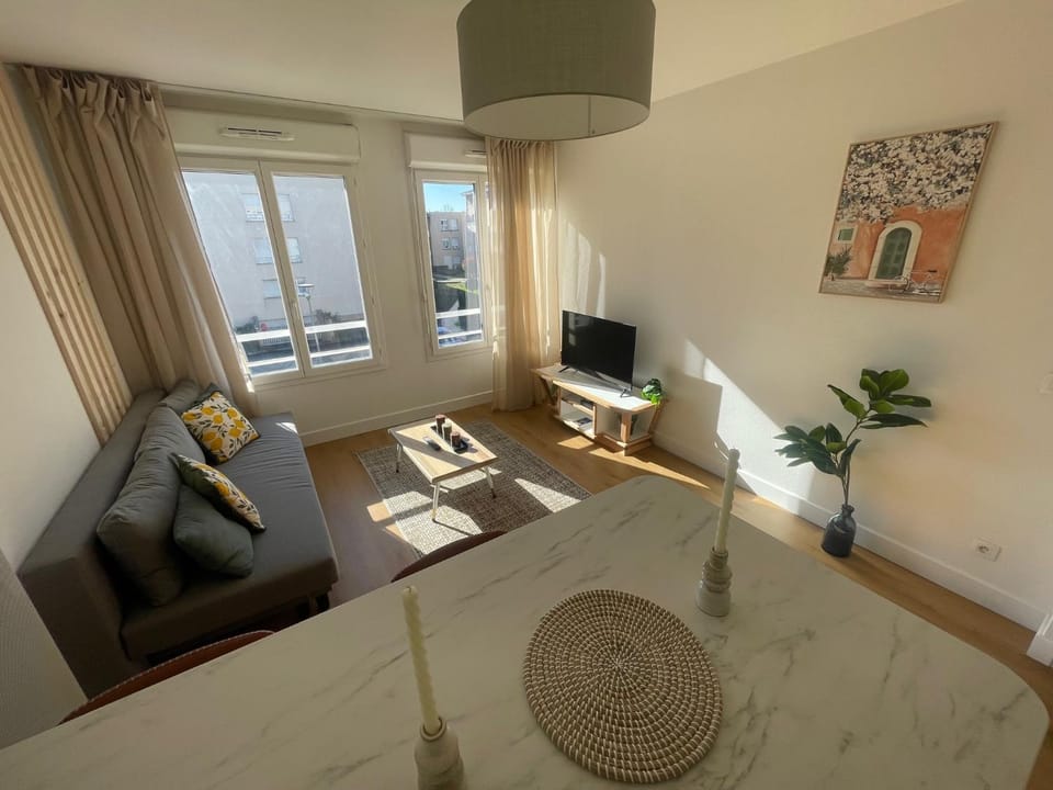 Spacieux T2 proche Bordeaux, parking privé Apartment in Bordeaux