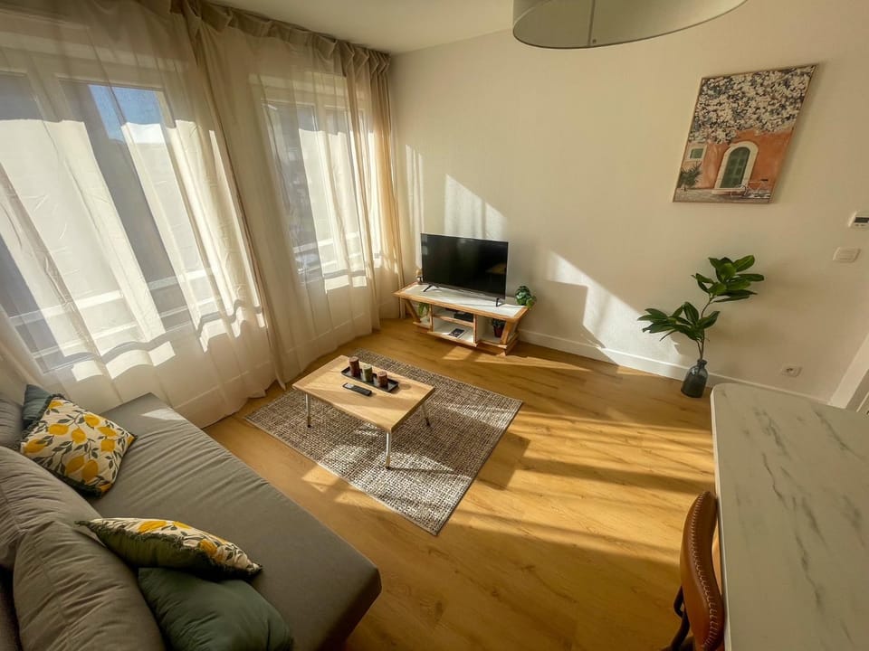 Spacieux T2 proche Bordeaux, parking privé Apartment in Bordeaux
