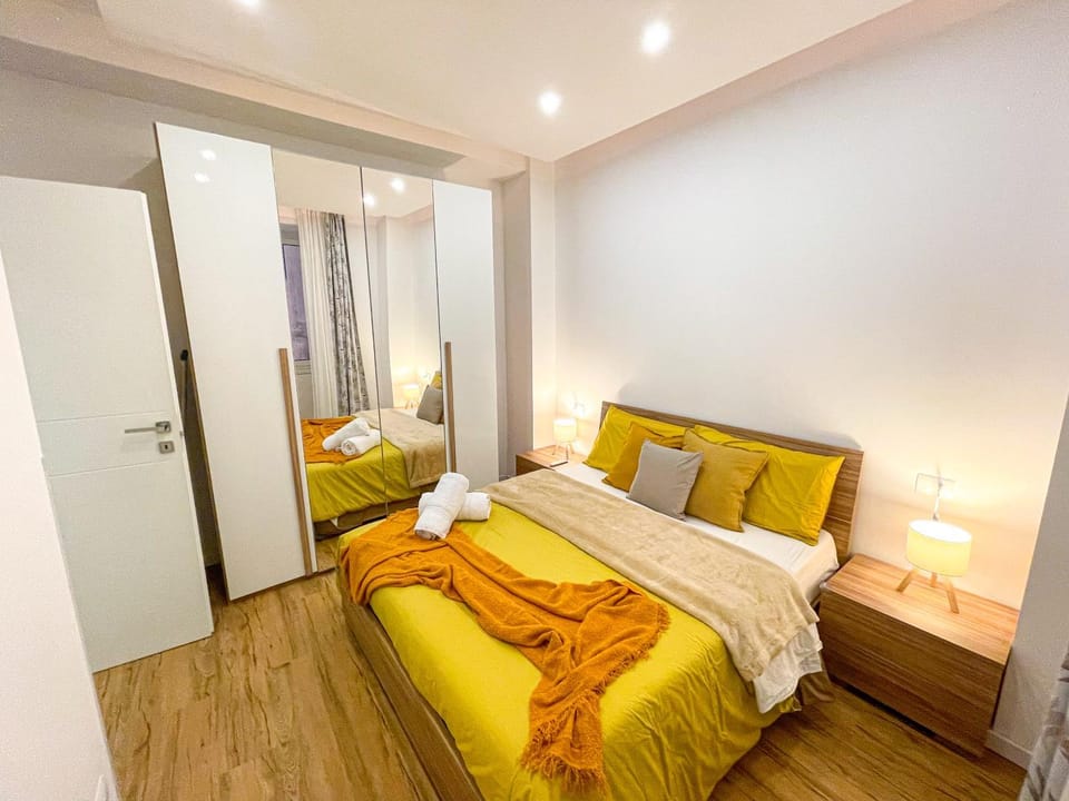Bed, Photo of the whole room, Bedroom, towels, wardrobe