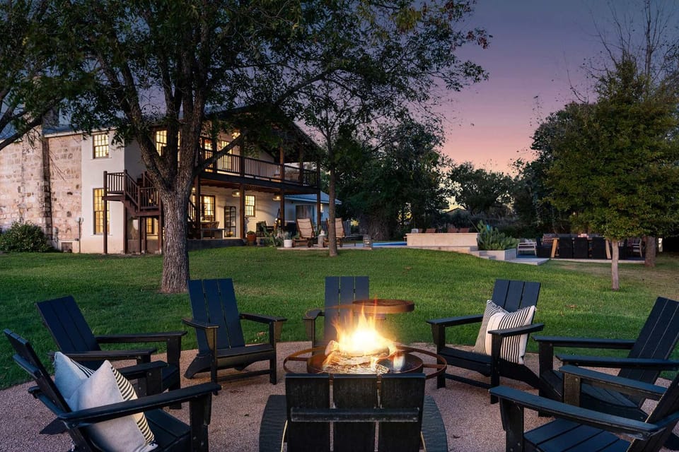 Rockhouse at Ololo Hot Tub Pool Sleeps 12 House in Fredericksburg