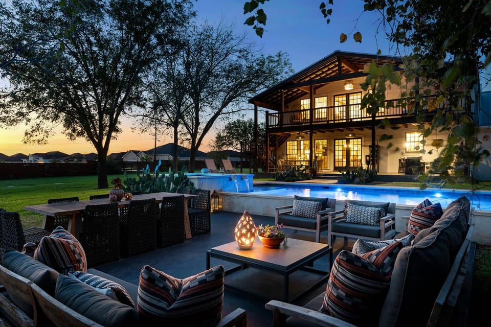 Rockhouse at Ololo Hot Tub Pool Sleeps 12 House in Fredericksburg