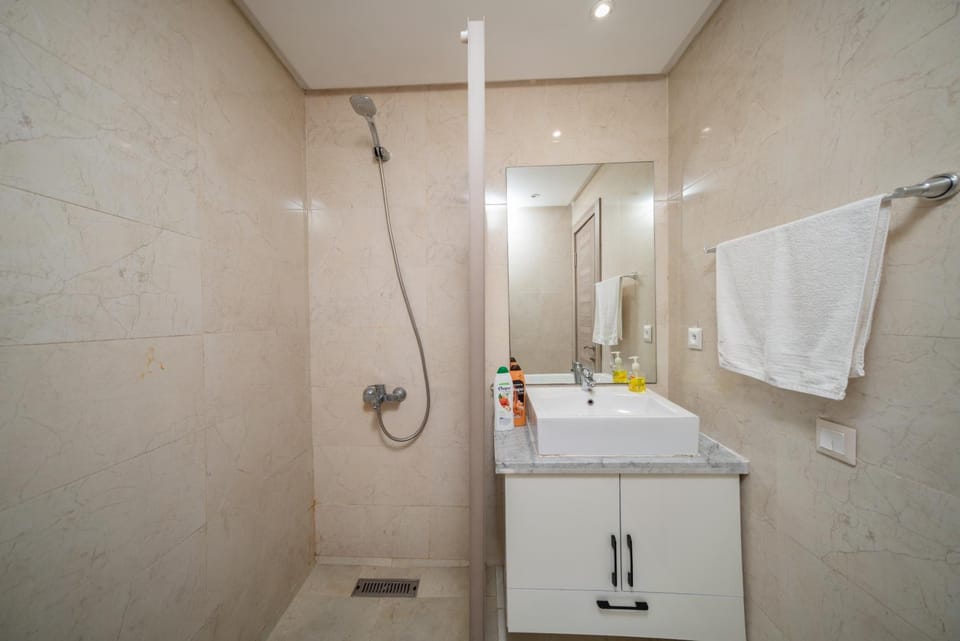 Shower, Bathroom, towels