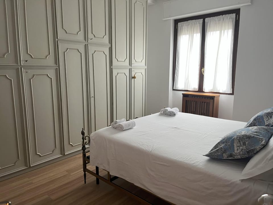 Bed, Photo of the whole room, Bedroom, towels, wardrobe