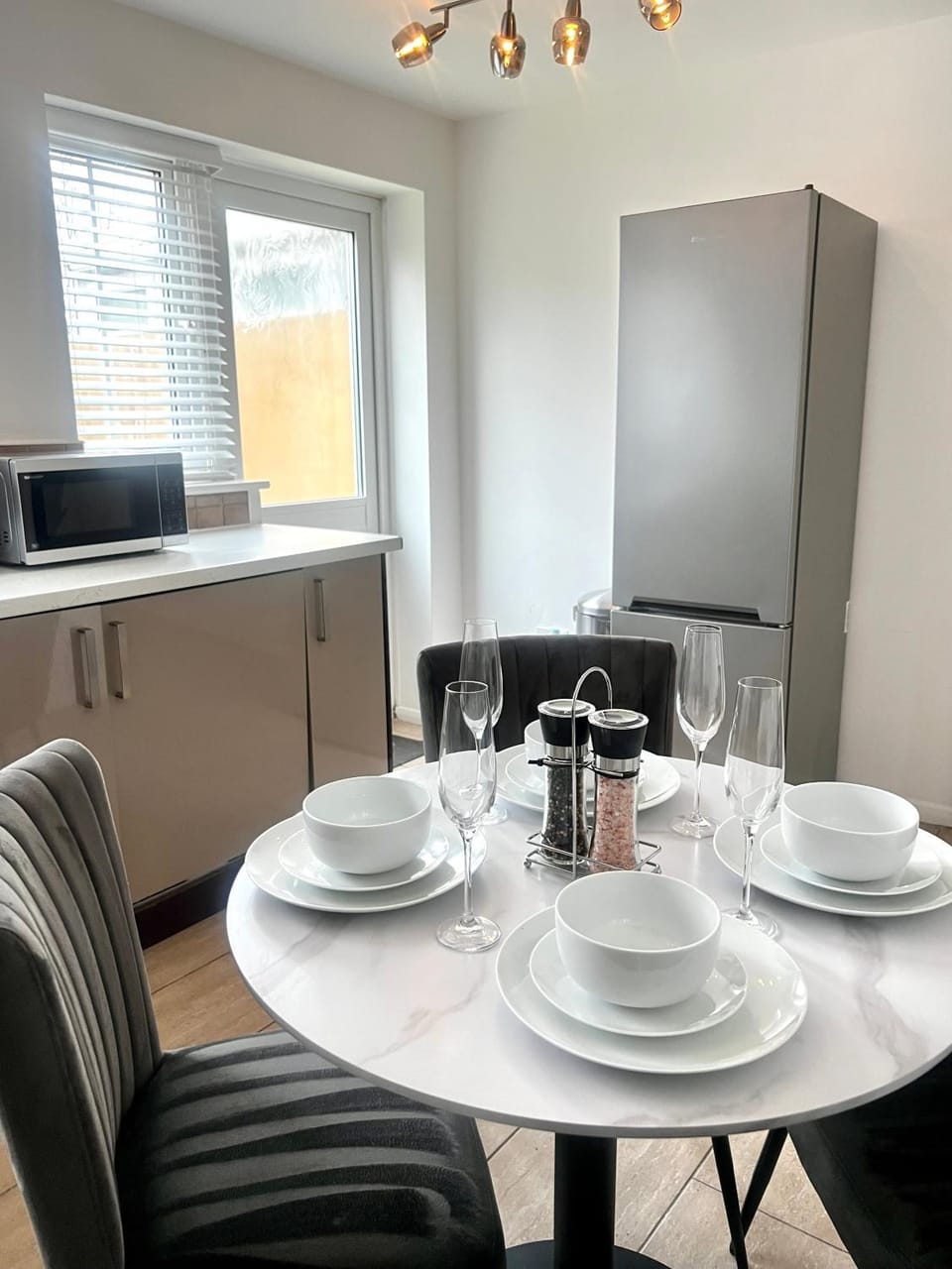 City Centre House - Pet Friendly - Free Parking - 2 Bedroom - Large Garden House in Cardiff