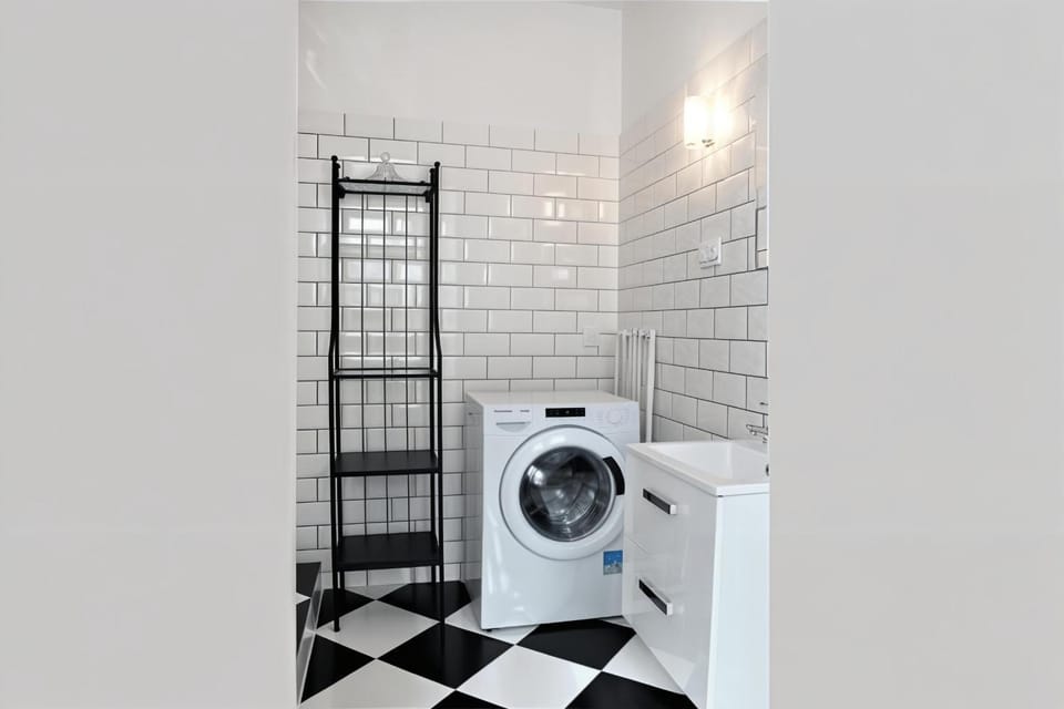 Bathroom, washing machine
