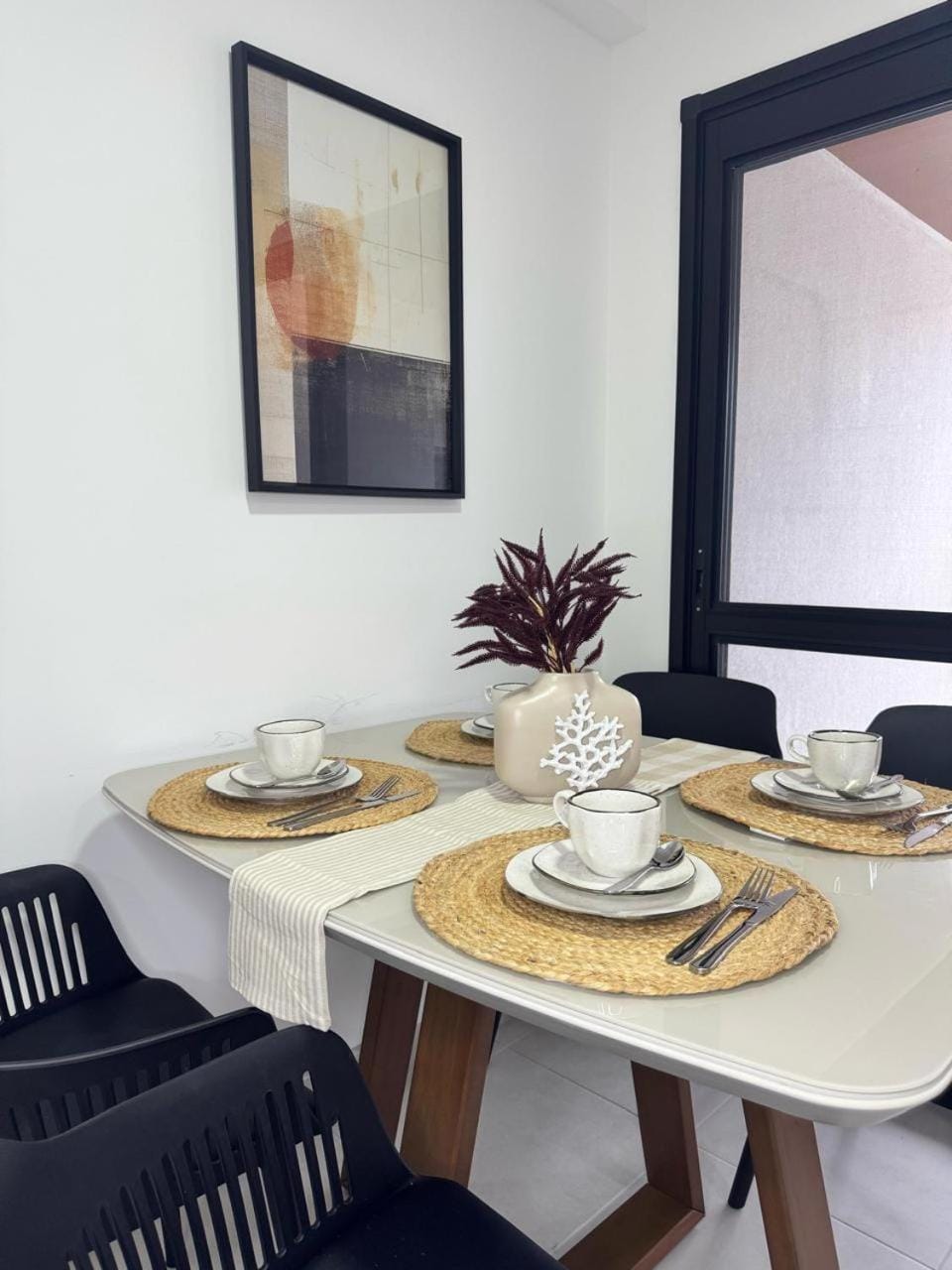 Coffee/tea facilities, Dining area