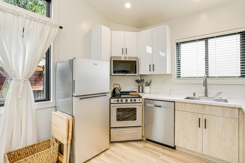 Bay Area Apt w/ Patio: Near Parks & Hiking! Apartment in Richmond