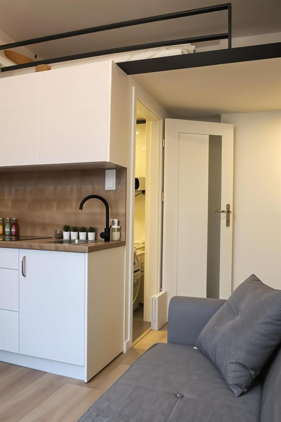 Kitchen or kitchenette, Living room, Seating area, stove