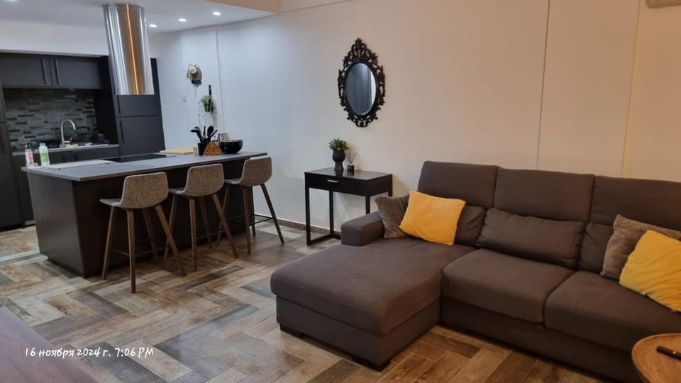 Kitchen or kitchenette, Seating area