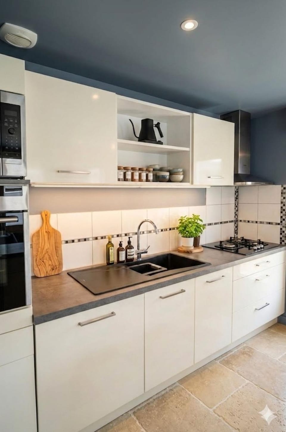 Kitchen or kitchenette, dishwasher, stove