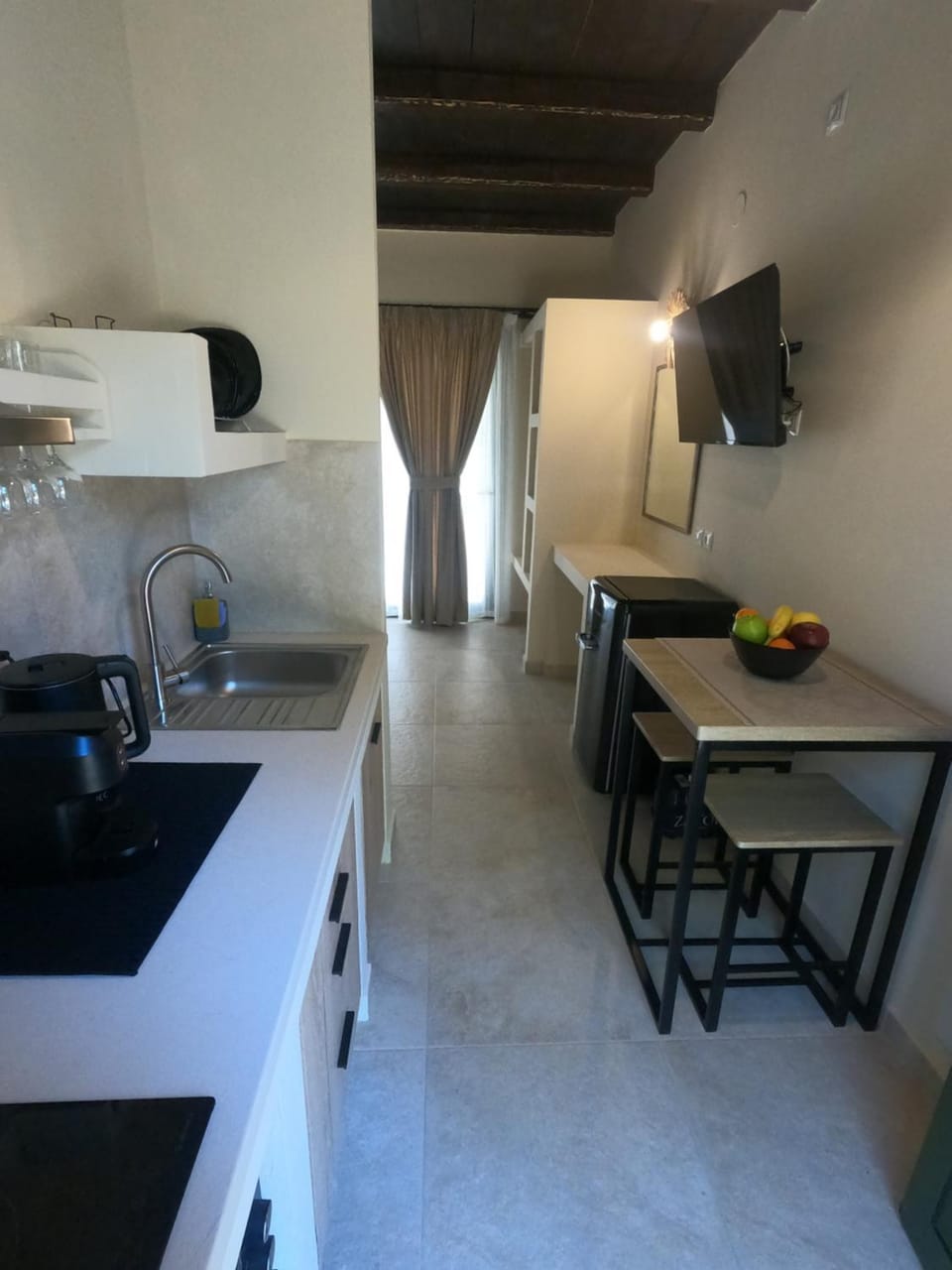 TV and multimedia, Kitchen or kitchenette, Dining area