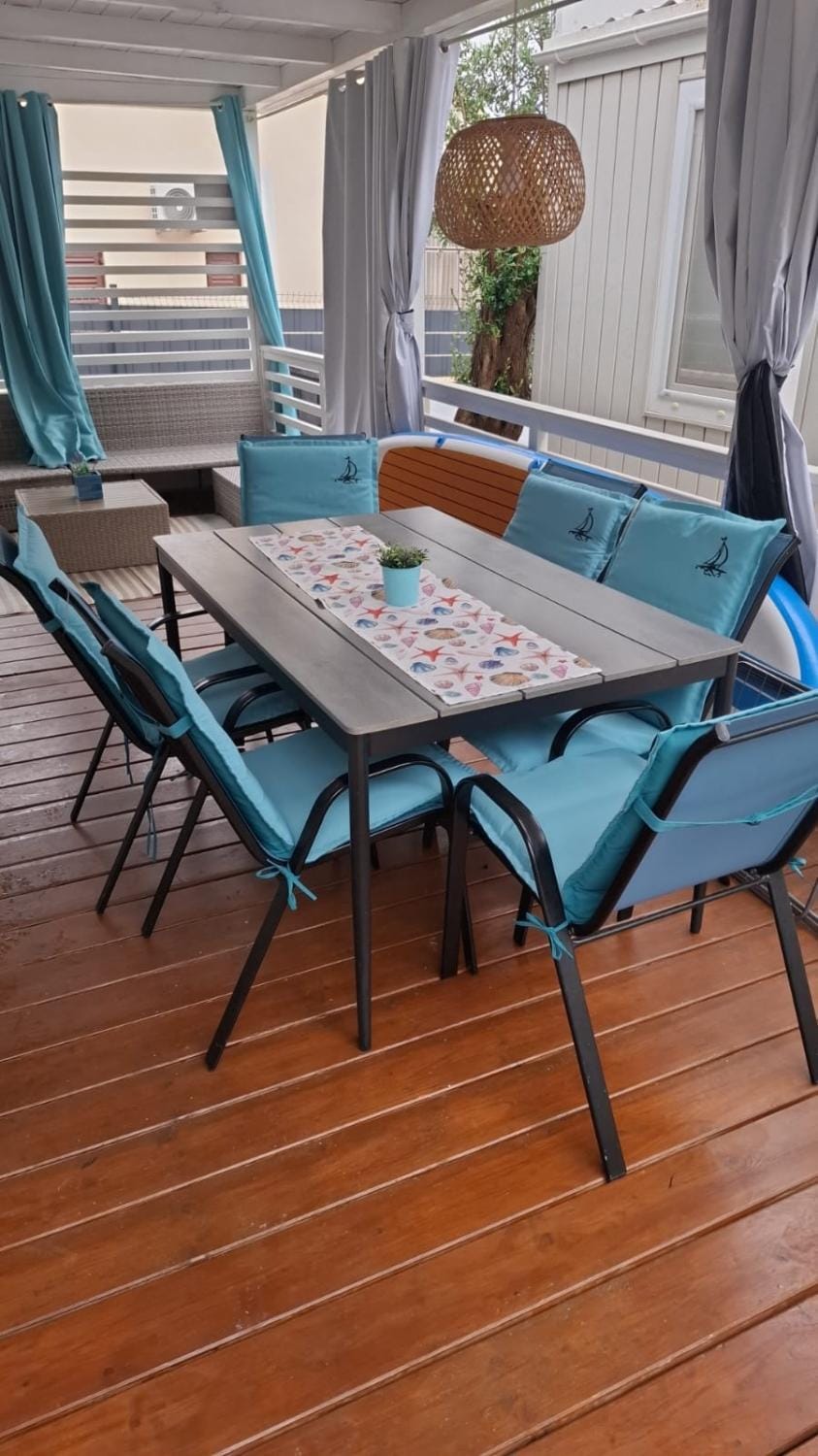 Property building, Balcony/Terrace