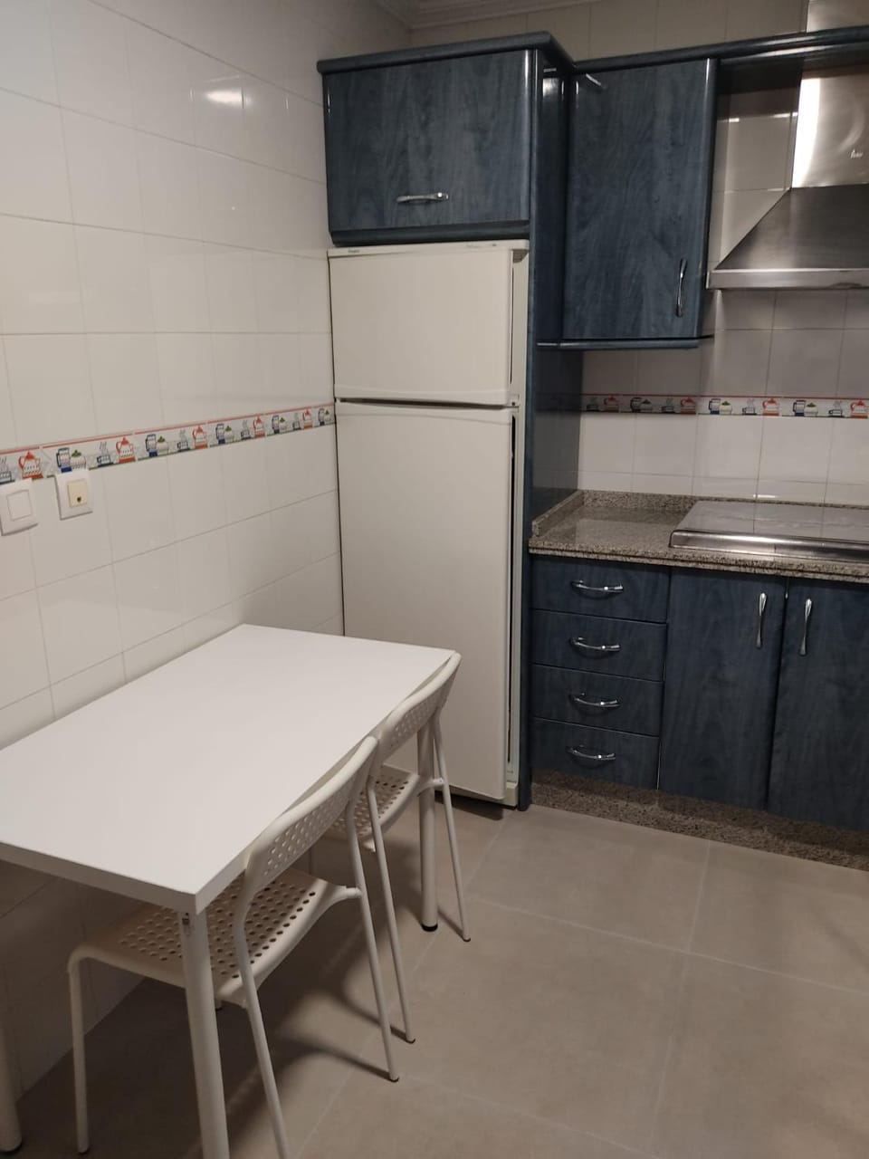Kitchen or kitchenette, Dining area, stove