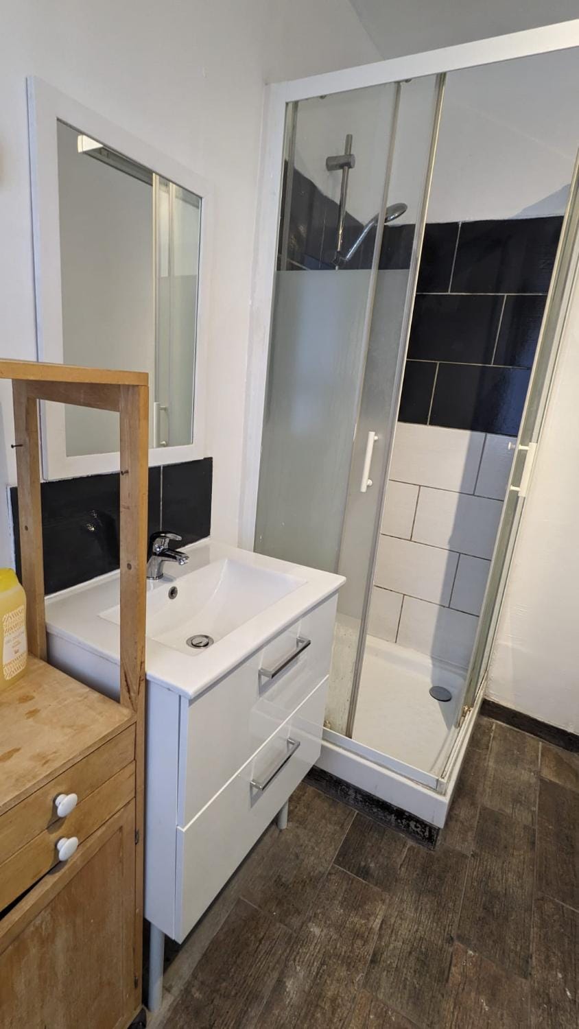 BudgetBnb Larmodieu 2 Apartment in Toulon