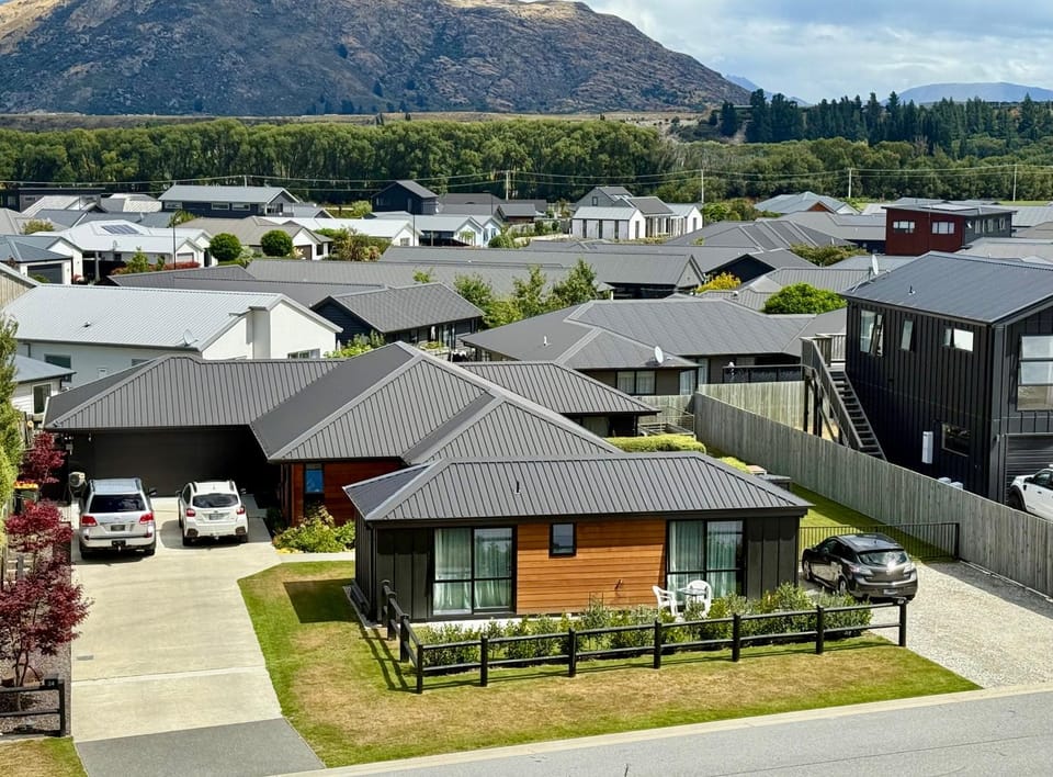 Property building, Neighbourhood, Street view