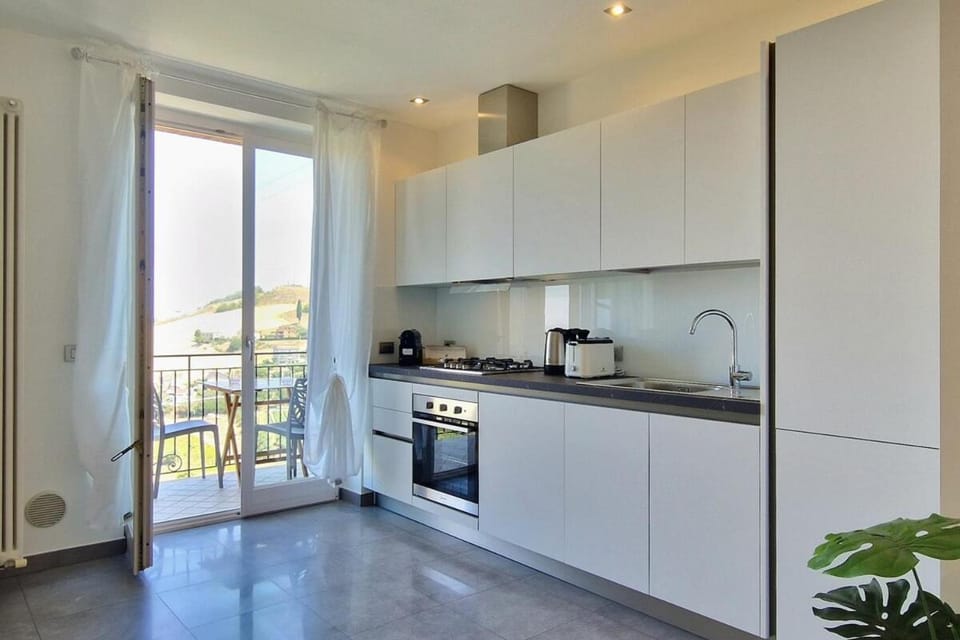 Double Sea View Design Wi-Fi Parking AC Apartment in Marche