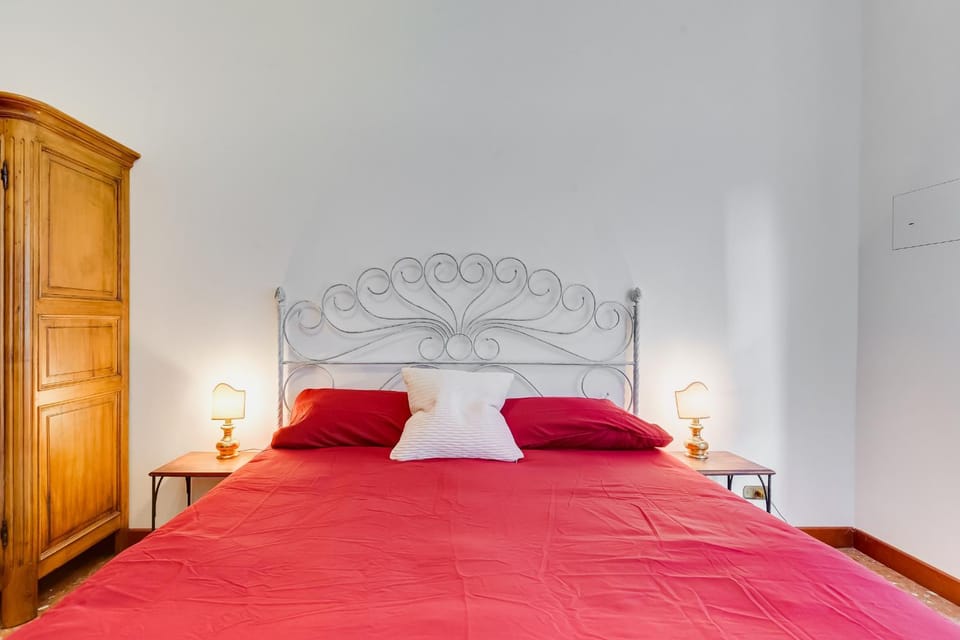 Bed, Photo of the whole room, Bedroom, wardrobe