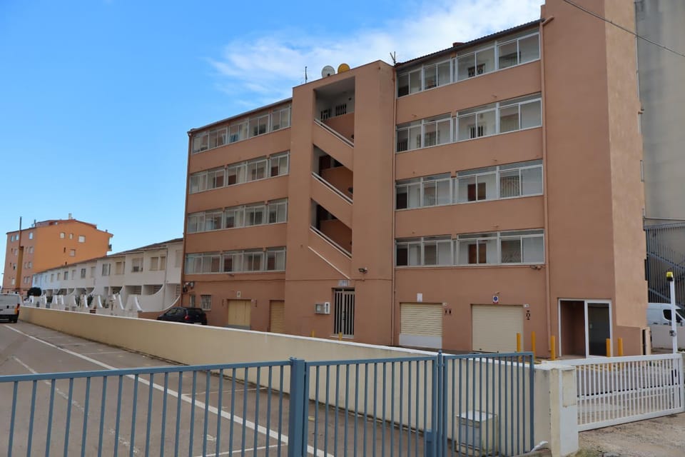 Property building, Facade/entrance, Off site