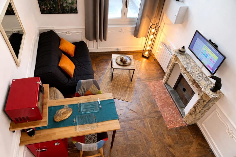 Communal lounge/ TV room, Seating area, Dining area