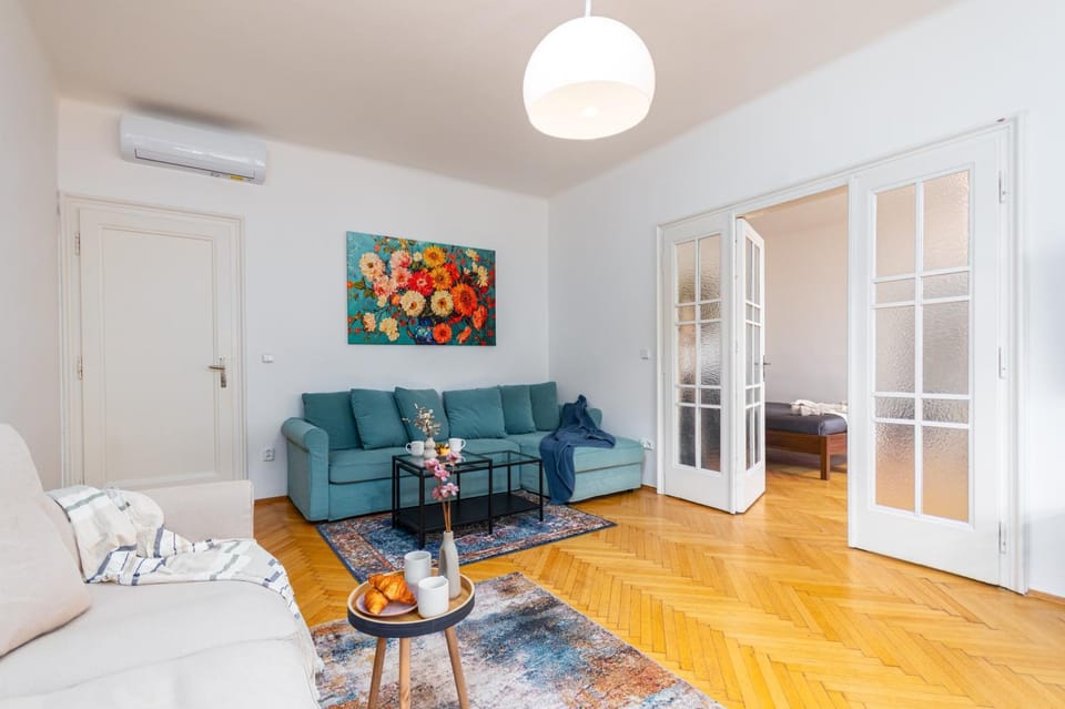 Living room, Seating area, internet, air conditioner