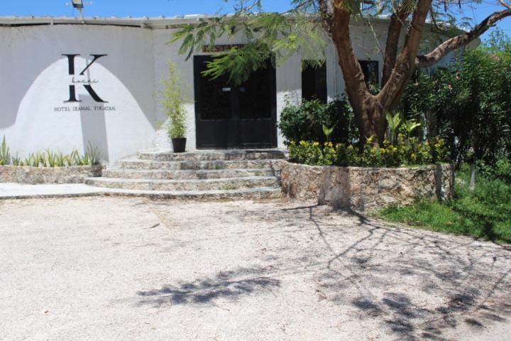 Property building, Restaurant/places to eat