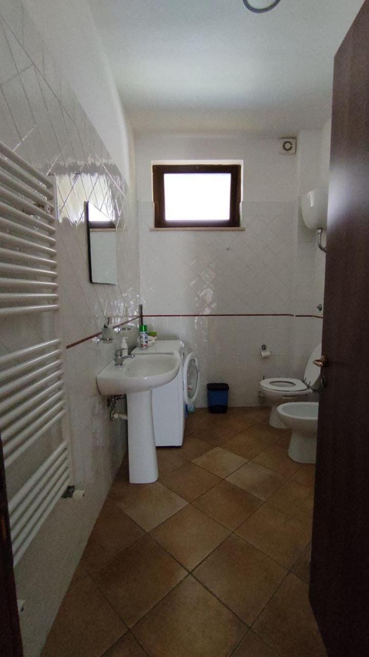 Toilet, Bathroom, bidet, towels