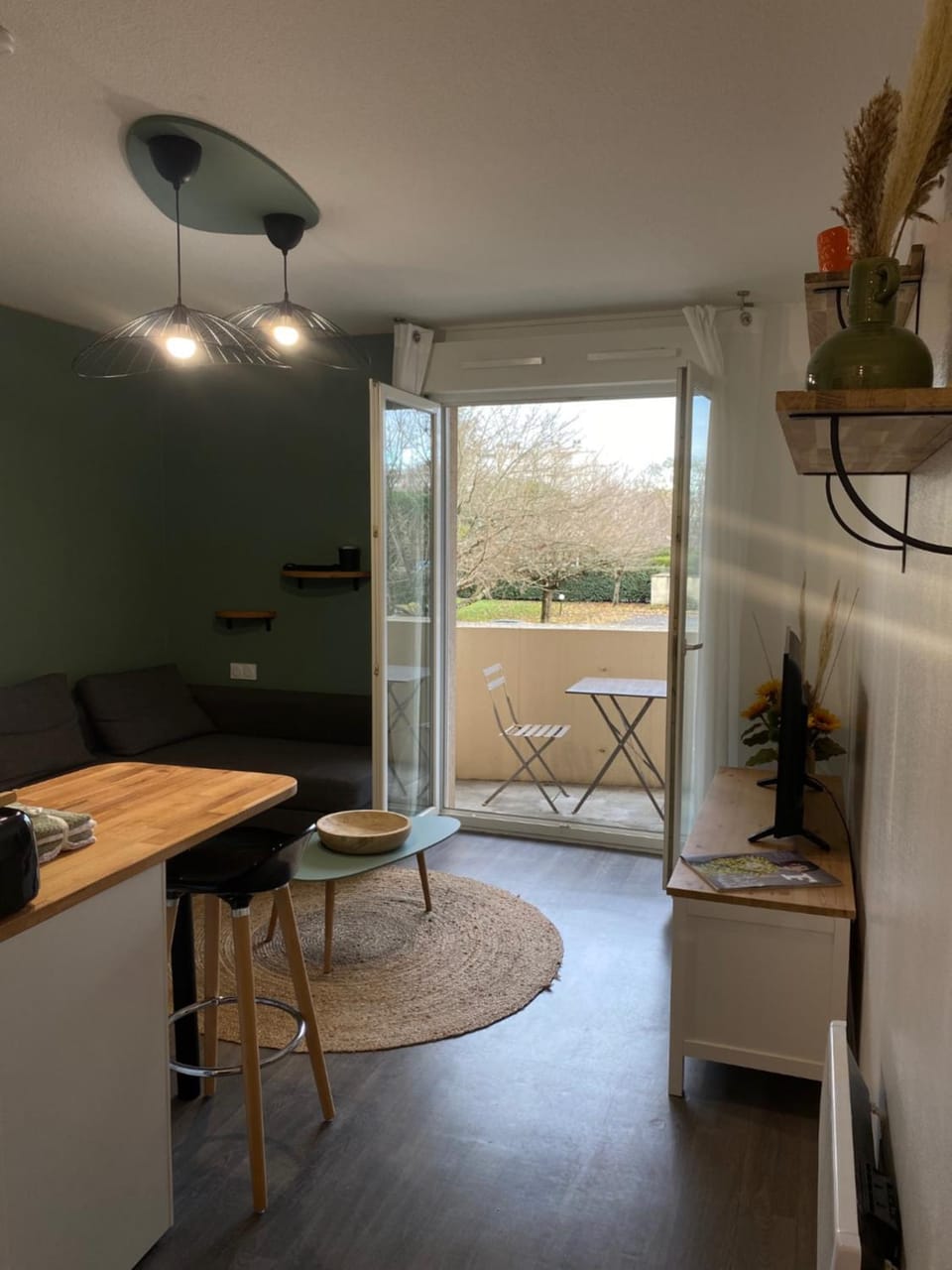 Studio charmant proche tram et bus Apartment in Nouvelle-Aquitaine