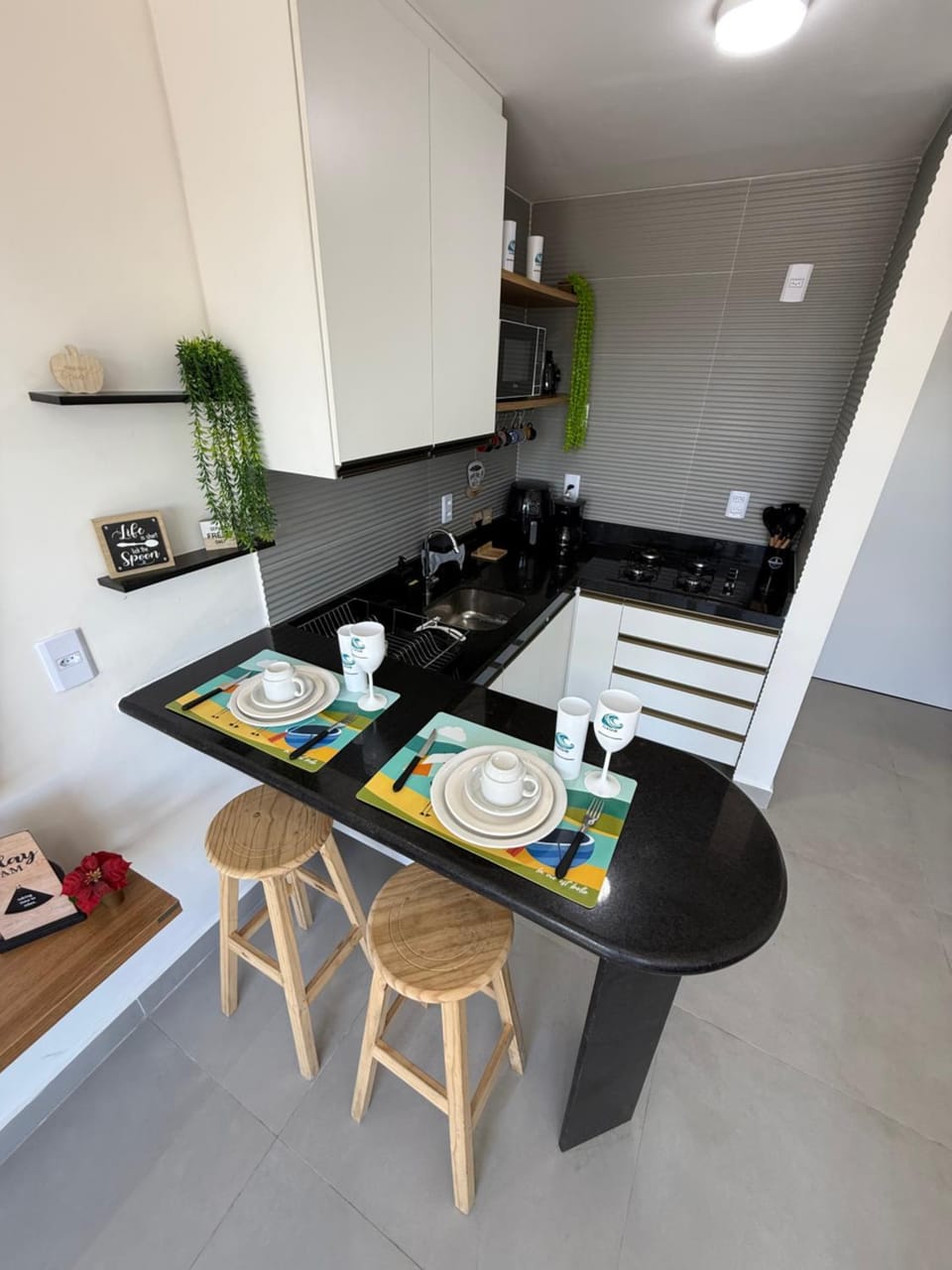 Kitchen or kitchenette, Dining area, stove