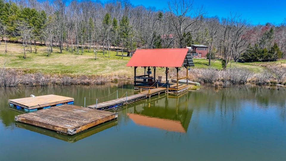 NEW LISTING !!! RUSTIC MEADOW AT LADYBUG LAKE Vacation rental in Georgia