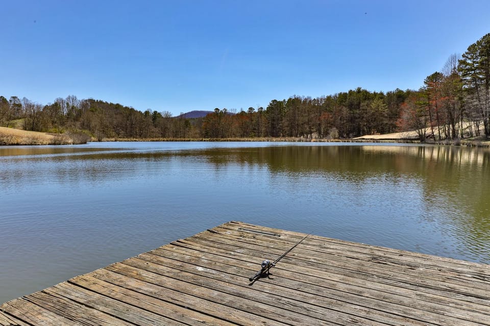NEW LISTING !!! RUSTIC MEADOW AT LADYBUG LAKE Vacation rental in Georgia