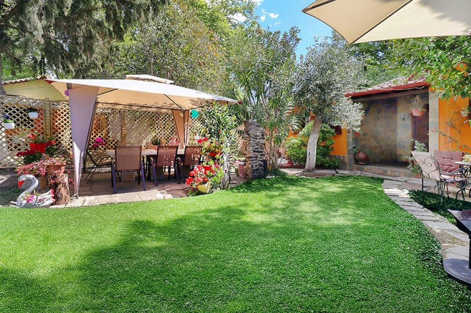 Day, Garden, Dining area, Garden view